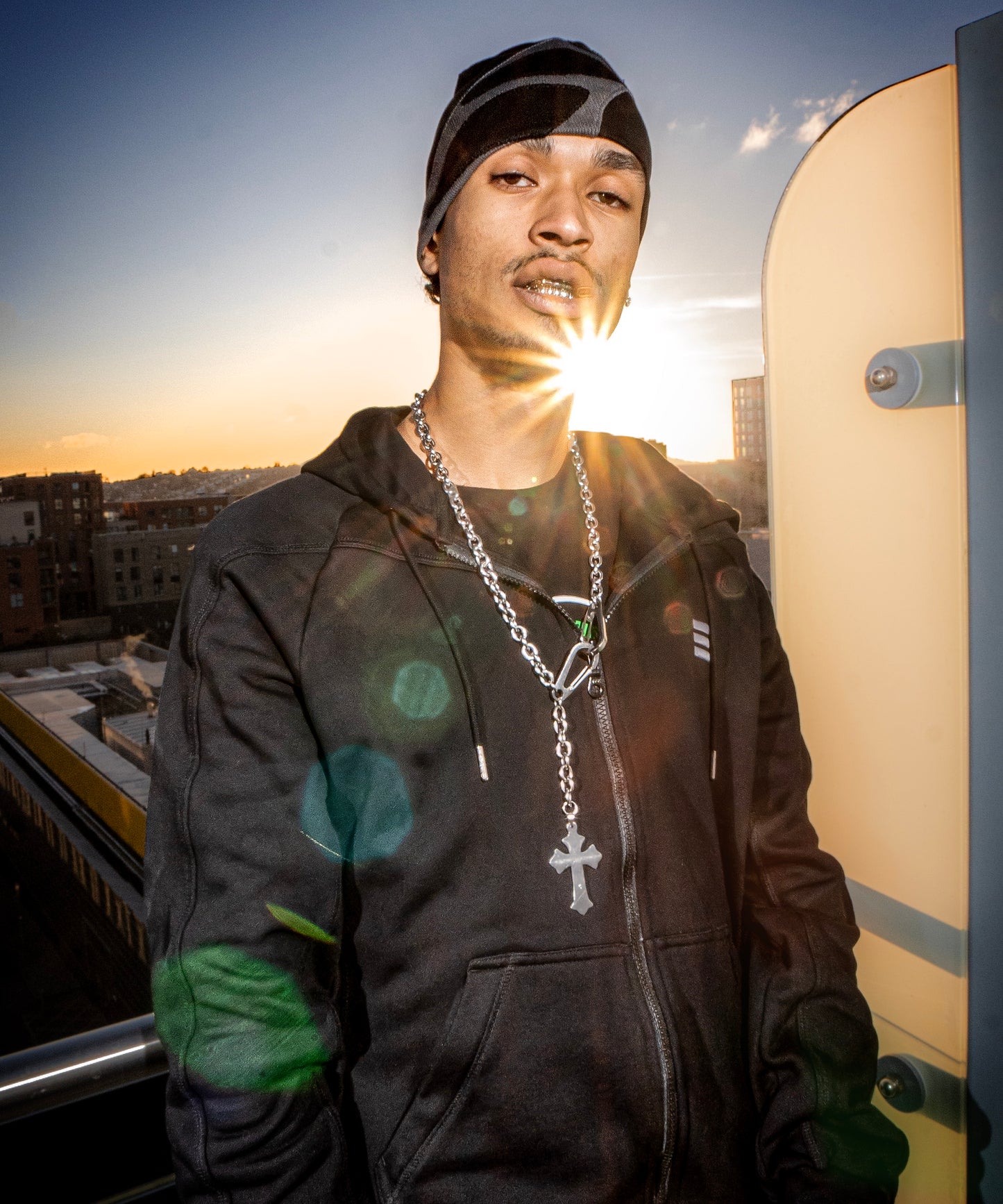 BLACK OVERLOCK HOODIE