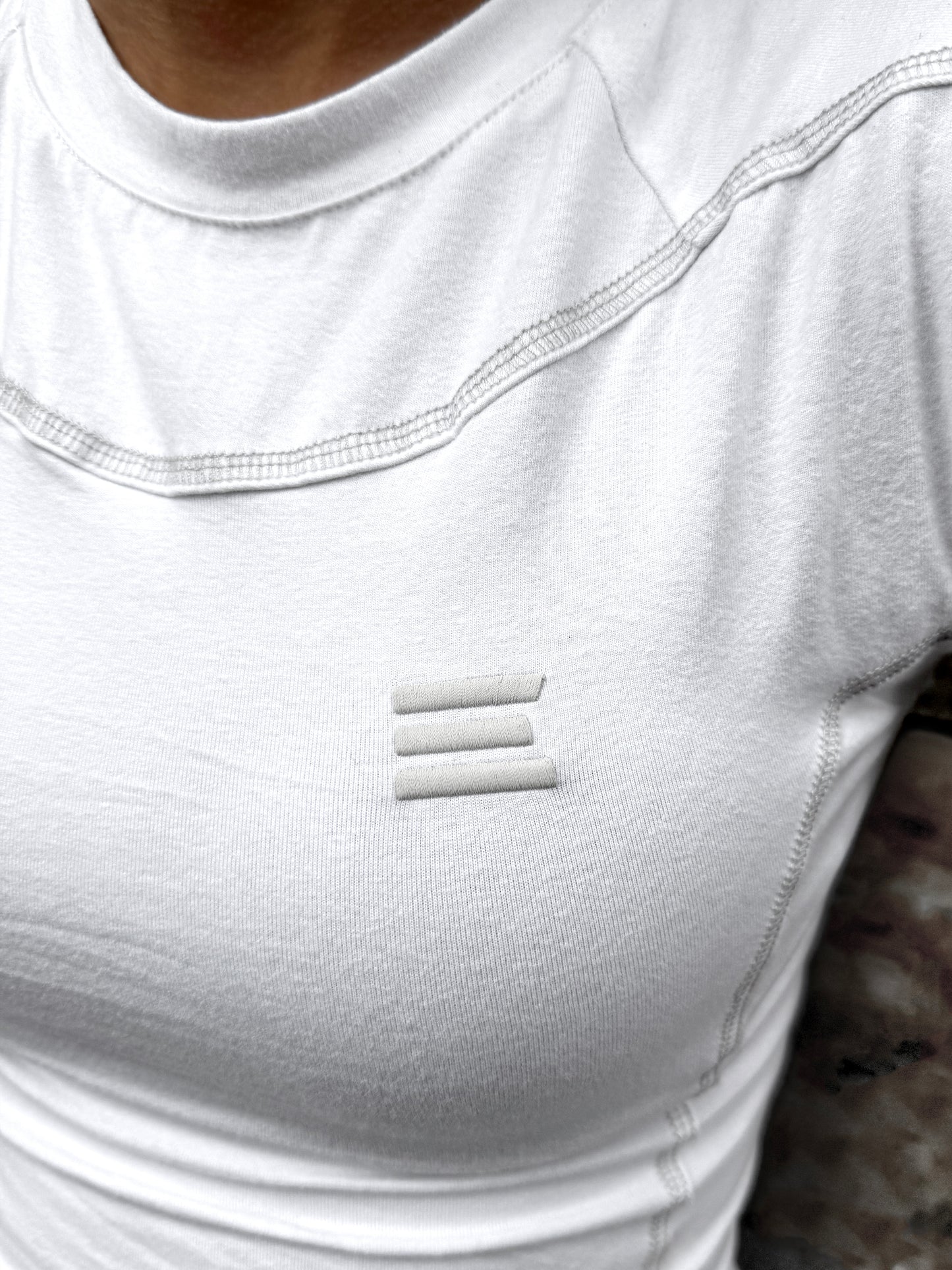 WHITE OVERLOCK MINI T