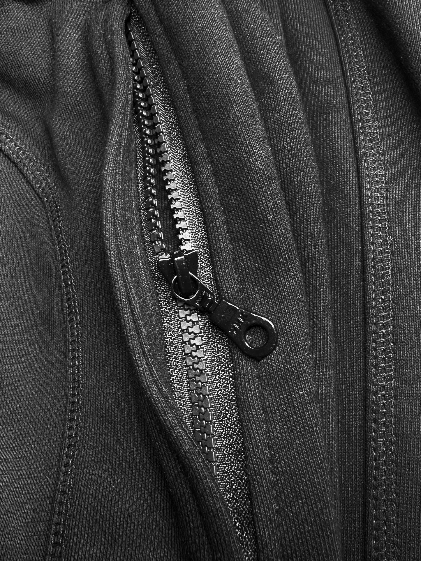 BLACK OVERLOCK BOTTOMS