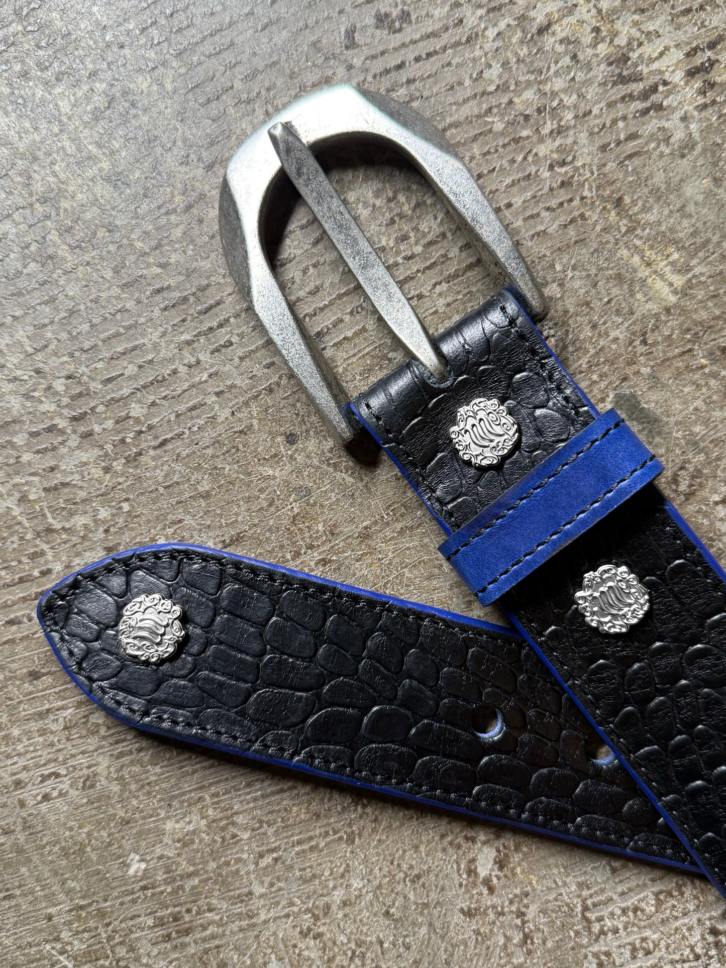 ALLIGATOR STUD BELT